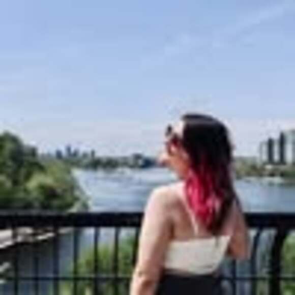 hallie_ss